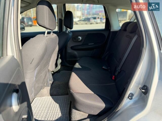 Сірий Ніссан Ноут, об'ємом двигуна 1.39 л та пробігом 187 тис. км за 5450 $, фото 31 на Automoto.ua