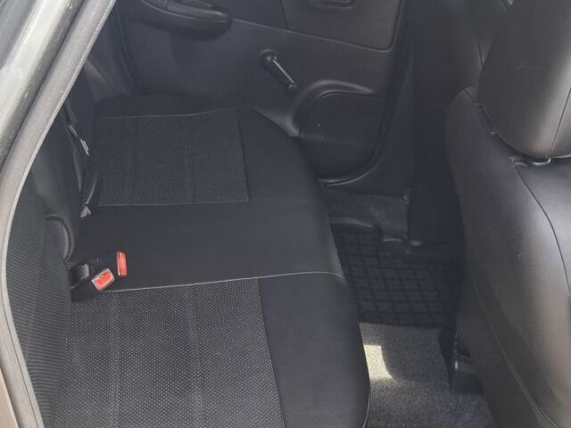 Серый Ниссан Ноут, объемом двигателя 1.4 л и пробегом 270 тыс. км за 5700 $, фото 6 на Automoto.ua