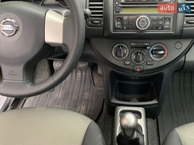 Серый Ниссан Ноут, объемом двигателя 1.39 л и пробегом 225 тыс. км за 5600 $, фото 3 на Automoto.ua