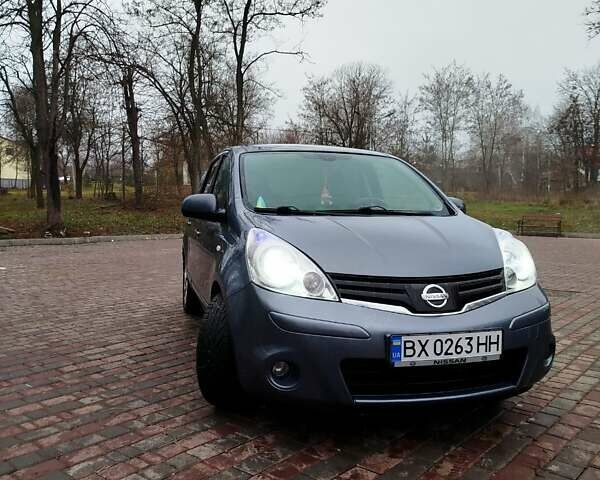 Сірий Ніссан Ноут, об'ємом двигуна 1.5 л та пробігом 204 тис. км за 5600 $, фото 1 на Automoto.ua
