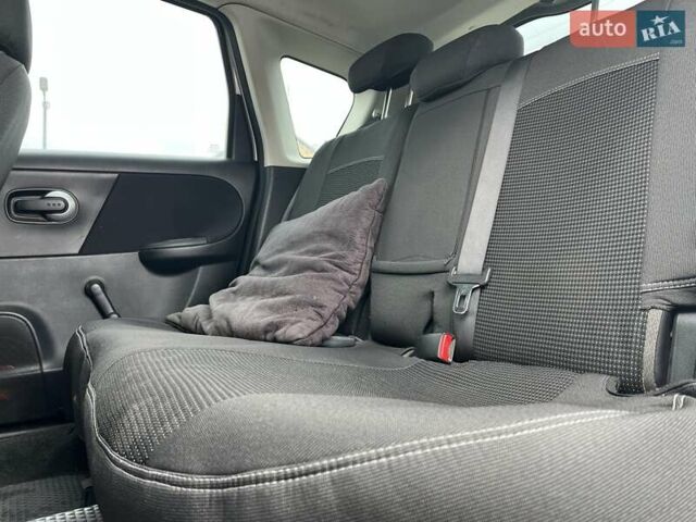 Серый Ниссан Ноут, объемом двигателя 1.4 л и пробегом 120 тыс. км за 5500 $, фото 14 на Automoto.ua