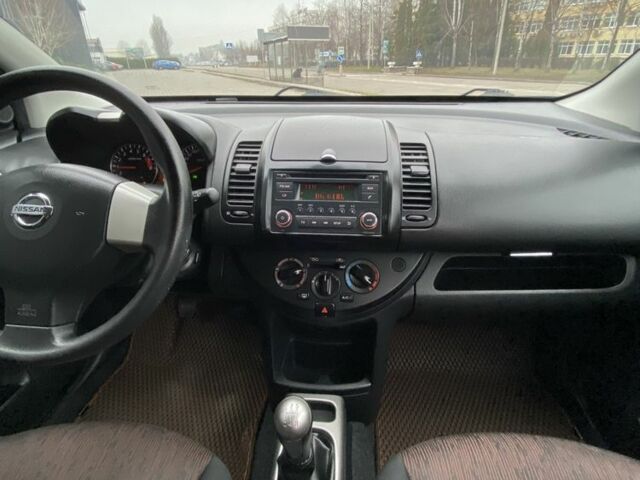 Сірий Ніссан Ноут, об'ємом двигуна 1.4 л та пробігом 190 тис. км за 5950 $, фото 21 на Automoto.ua