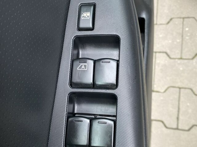 Сірий Ніссан Ноут, об'ємом двигуна 1.4 л та пробігом 190 тис. км за 5950 $, фото 20 на Automoto.ua