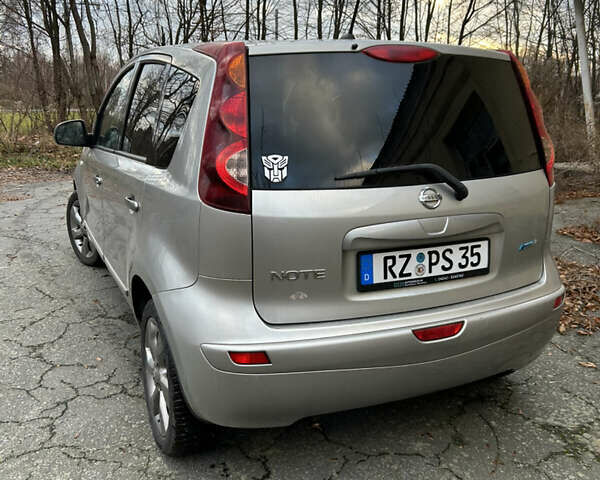 Серый Ниссан Ноут, объемом двигателя 1.4 л и пробегом 141 тыс. км за 5800 $, фото 12 на Automoto.ua