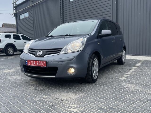 Серый Ниссан Ноут, объемом двигателя 1.6 л и пробегом 223 тыс. км за 8600 $, фото 1 на Automoto.ua