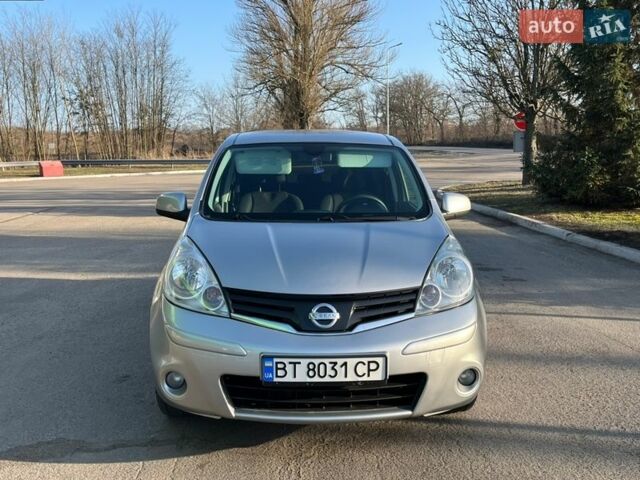Серый Ниссан Ноут, объемом двигателя 1.39 л и пробегом 265 тыс. км за 4800 $, фото 3 на Automoto.ua