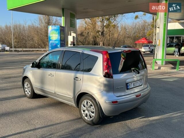 Серый Ниссан Ноут, объемом двигателя 1.39 л и пробегом 265 тыс. км за 4800 $, фото 9 на Automoto.ua