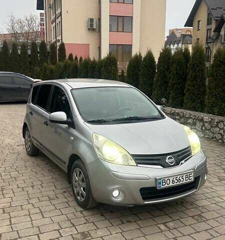 Серый Ниссан Ноут, объемом двигателя 1.39 л и пробегом 153 тыс. км за 5600 $, фото 1 на Automoto.ua
