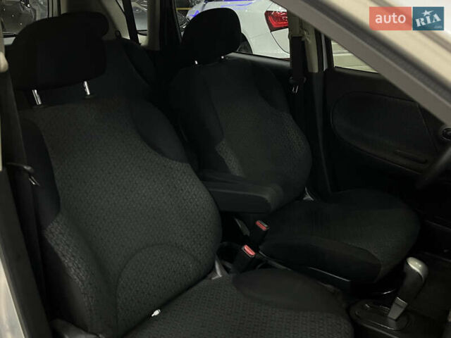 Ніссан Ноут 2011 у Одесі на Automoto.ua Сірий Ніссан Ноут, об'ємом двигуна 1.5 л та пробігом 49 тис. км за 6999 $, фото 16 на Automoto.ua