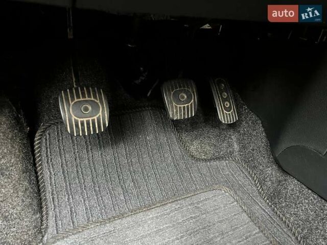 Серый Ниссан Ноут, объемом двигателя 1.39 л и пробегом 140 тыс. км за 6700 $, фото 33 на Automoto.ua