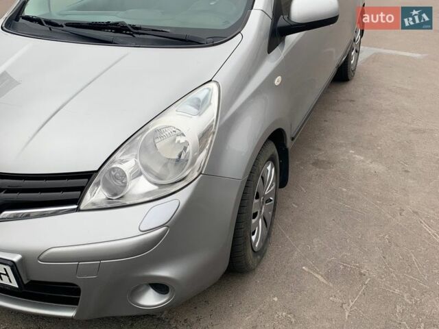 Серый Ниссан Ноут, объемом двигателя 1.39 л и пробегом 225 тыс. км за 5600 $, фото 4 на Automoto.ua
