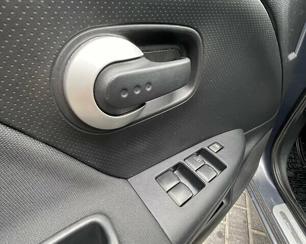 Сірий Ніссан Ноут, об'ємом двигуна 1.6 л та пробігом 211 тис. км за 8600 $, фото 34 на Automoto.ua