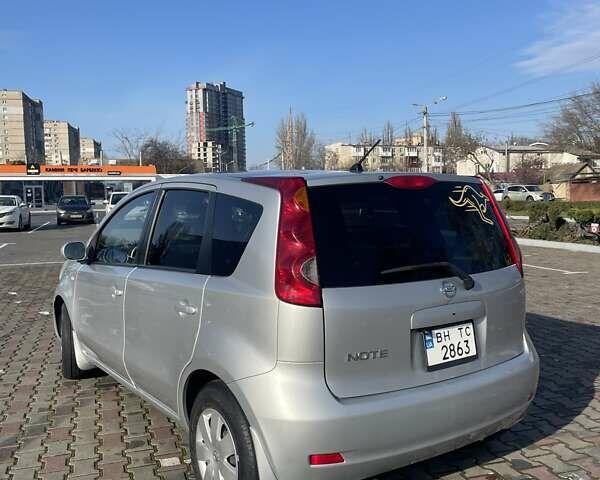 Серый Ниссан Ноут, объемом двигателя 1.39 л и пробегом 74 тыс. км за 7000 $, фото 2 на Automoto.ua