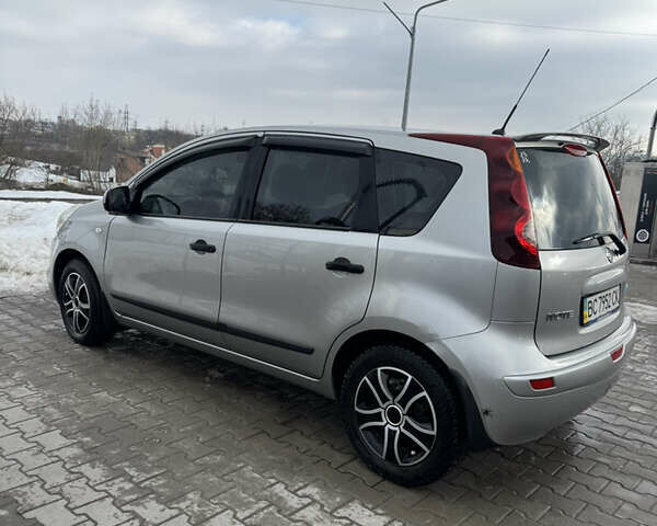 Серый Ниссан Ноут, объемом двигателя 1.4 л и пробегом 126 тыс. км за 6200 $, фото 3 на Automoto.ua