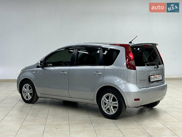Ніссан Ноут 2011 у Одесі на Automoto.ua Сірий Ніссан Ноут, об'ємом двигуна 1.5 л та пробігом 49 тис. км за 6999 $, фото 4 на Automoto.ua