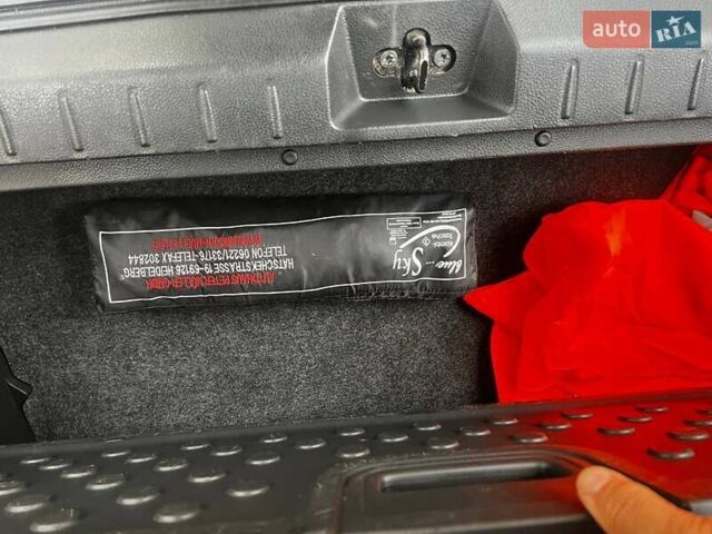 Серый Ниссан Ноут, объемом двигателя 1.39 л и пробегом 140 тыс. км за 6700 $, фото 42 на Automoto.ua