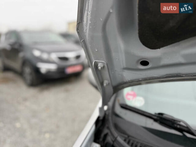 Серый Ниссан Ноут, объемом двигателя 1.6 л и пробегом 207 тыс. км за 7999 $, фото 13 на Automoto.ua