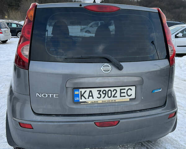 Сірий Ніссан Ноут, об'ємом двигуна 1.4 л та пробігом 130 тис. км за 5999 $, фото 1 на Automoto.ua