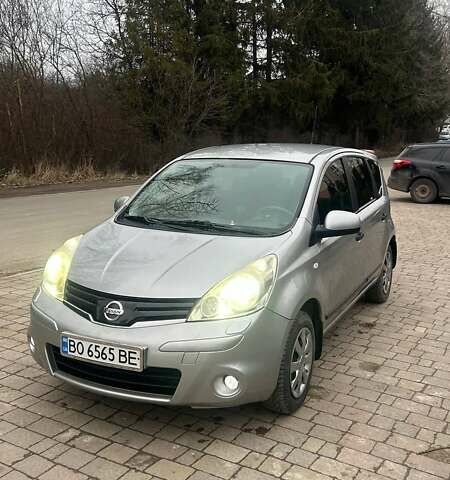 Серый Ниссан Ноут, объемом двигателя 1.39 л и пробегом 153 тыс. км за 5600 $, фото 2 на Automoto.ua