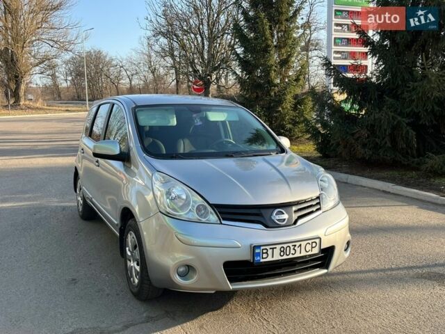 Серый Ниссан Ноут, объемом двигателя 1.39 л и пробегом 265 тыс. км за 4800 $, фото 2 на Automoto.ua