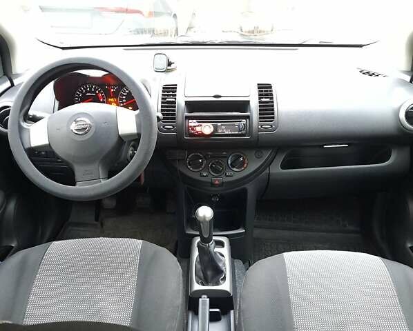 Сірий Ніссан Ноут, об'ємом двигуна 1.39 л та пробігом 138 тис. км за 8000 $, фото 8 на Automoto.ua