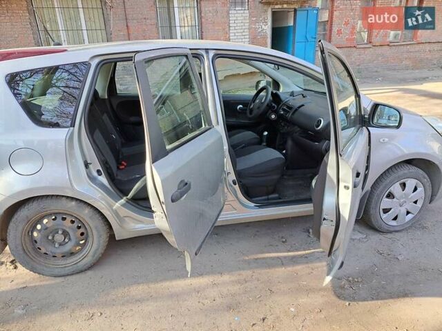 Сірий Ніссан Ноут, об'ємом двигуна 1.39 л та пробігом 138 тис. км за 8000 $, фото 2 на Automoto.ua