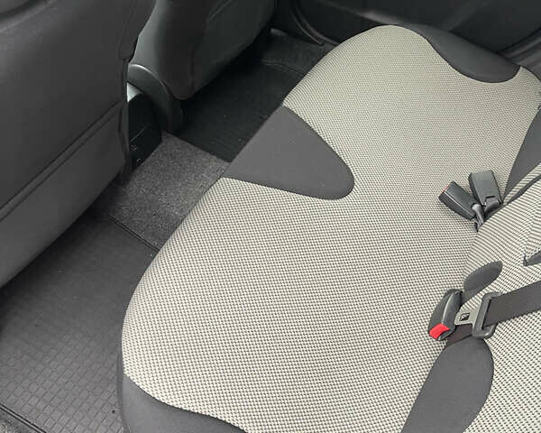 Сірий Ніссан Ноут, об'ємом двигуна 1.6 л та пробігом 211 тис. км за 8600 $, фото 24 на Automoto.ua