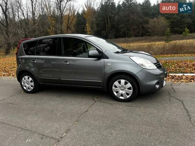 Серый Ниссан Ноут, объемом двигателя 1.39 л и пробегом 140 тыс. км за 6700 $, фото 2 на Automoto.ua