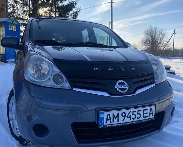 Сірий Ніссан Ноут, об'ємом двигуна 1.6 л та пробігом 200 тис. км за 6000 $, фото 4 на Automoto.ua
