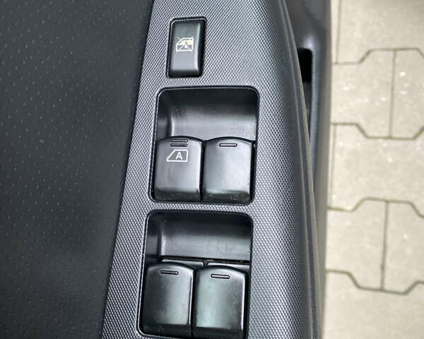 Серый Ниссан Ноут, объемом двигателя 1.4 л и пробегом 190 тыс. км за 5950 $, фото 36 на Automoto.ua