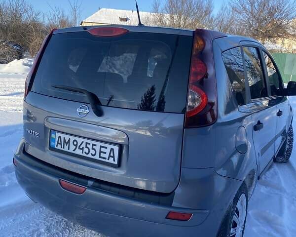 Сірий Ніссан Ноут, об'ємом двигуна 1.6 л та пробігом 200 тис. км за 6000 $, фото 3 на Automoto.ua