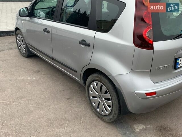 Серый Ниссан Ноут, объемом двигателя 1.39 л и пробегом 225 тыс. км за 5600 $, фото 2 на Automoto.ua