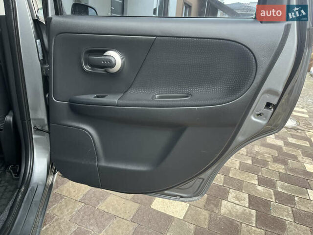 Сірий Ніссан Ноут, об'ємом двигуна 1.6 л та пробігом 149 тис. км за 6300 $, фото 10 на Automoto.ua
