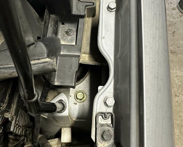 Серый Ниссан Ноут, объемом двигателя 1.39 л и пробегом 120 тыс. км за 7300 $, фото 21 на Automoto.ua