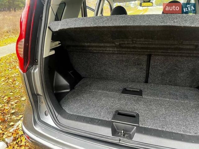 Серый Ниссан Ноут, объемом двигателя 1.39 л и пробегом 140 тыс. км за 6700 $, фото 45 на Automoto.ua