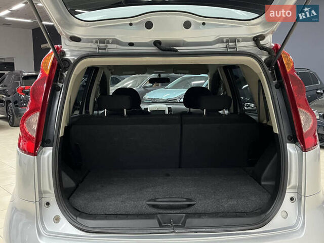 Ніссан Ноут 2011 у Одесі на Automoto.ua Сірий Ніссан Ноут, об'ємом двигуна 1.5 л та пробігом 49 тис. км за 6999 $, фото 14 на Automoto.ua