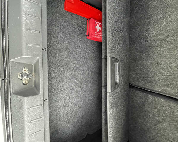 Сірий Ніссан Ноут, об'ємом двигуна 1.6 л та пробігом 211 тис. км за 8600 $, фото 31 на Automoto.ua