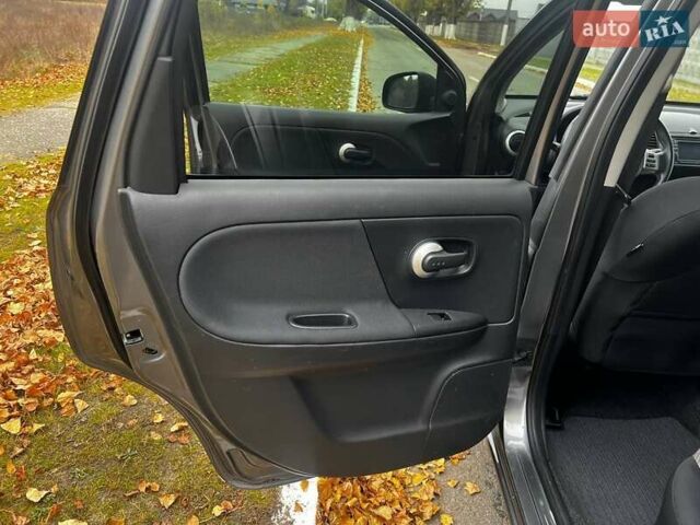 Серый Ниссан Ноут, объемом двигателя 1.39 л и пробегом 140 тыс. км за 6700 $, фото 22 на Automoto.ua