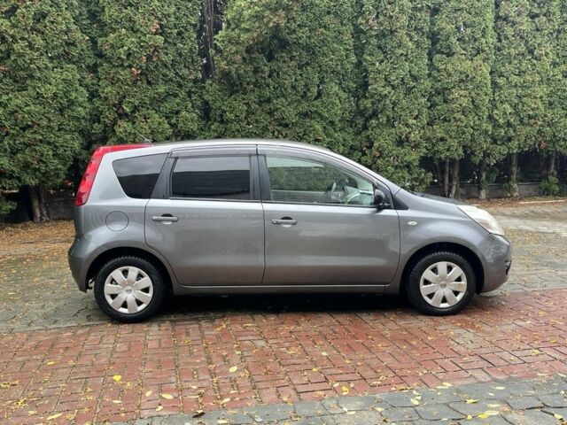 Серый Ниссан Ноут, объемом двигателя 1.6 л и пробегом 91 тыс. км за 7700 $, фото 2 на Automoto.ua