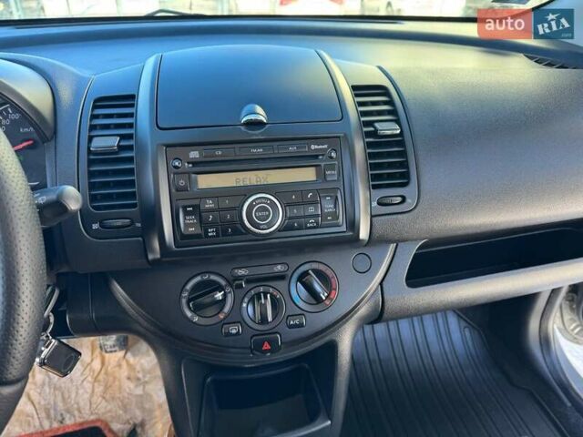 Сірий Ніссан Ноут, об'ємом двигуна 1.4 л та пробігом 208 тис. км за 5950 $, фото 40 на Automoto.ua