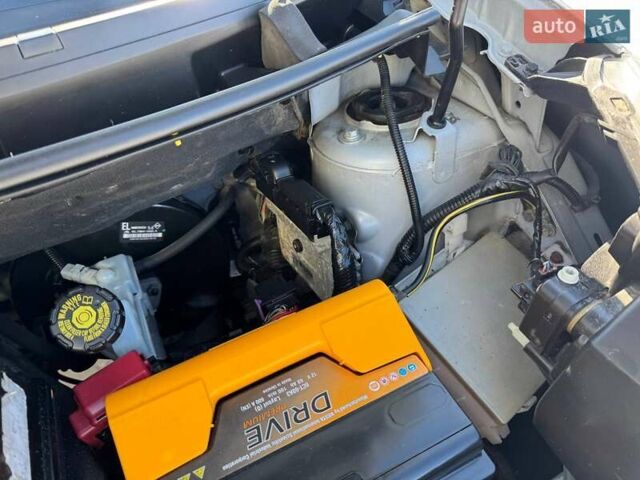 Сірий Ніссан Ноут, об'ємом двигуна 1.4 л та пробігом 208 тис. км за 5950 $, фото 81 на Automoto.ua