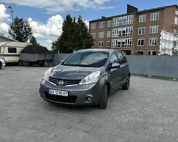 Серый Ниссан Ноут, объемом двигателя 1.46 л и пробегом 238 тыс. км за 5800 $, фото 3 на Automoto.ua