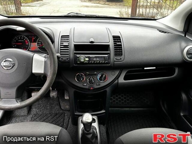 Сірий Ніссан Ноут, об'ємом двигуна 1.4 л та пробігом 210 тис. км за 6500 $, фото 3 на Automoto.ua