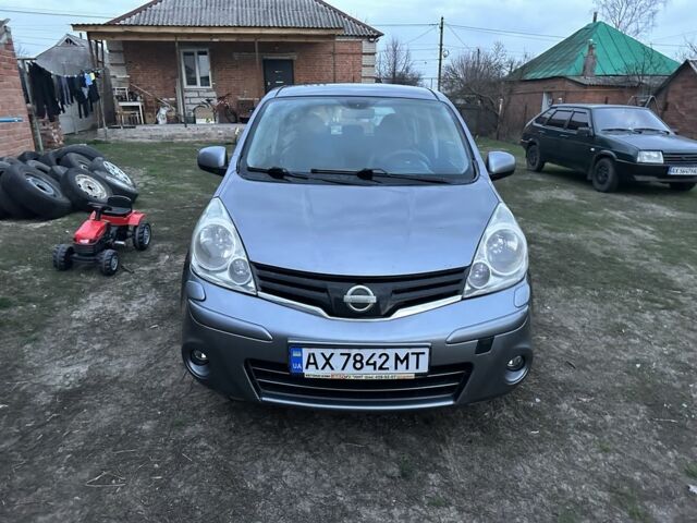 Серый Ниссан Ноут, объемом двигателя 1.4 л и пробегом 238 тыс. км за 4999 $, фото 3 на Automoto.ua