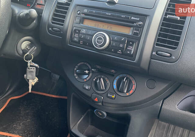 Сірий Ніссан Ноут, об'ємом двигуна 1.39 л та пробігом 208 тис. км за 4999 $, фото 12 на Automoto.ua