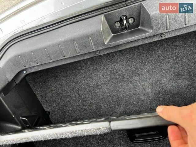 Серый Ниссан Ноут, объемом двигателя 1.39 л и пробегом 120 тыс. км за 7100 $, фото 43 на Automoto.ua