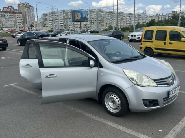 Сірий Ніссан Ноут, об'ємом двигуна 1.5 л та пробігом 55 тис. км за 6500 $, фото 5 на Automoto.ua