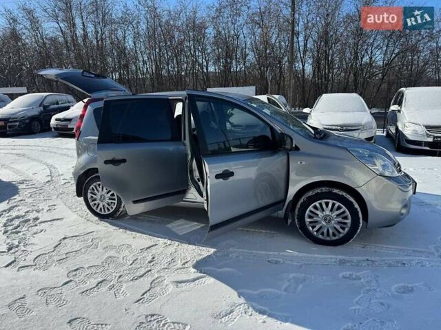 Сірий Ніссан Ноут, об'ємом двигуна 1.4 л та пробігом 208 тис. км за 5950 $, фото 71 на Automoto.ua