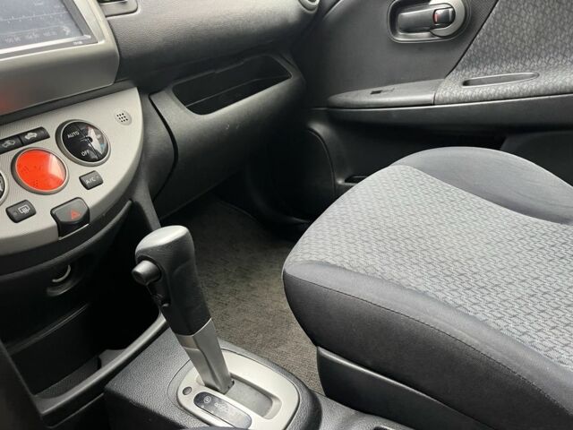 Серый Ниссан Ноут, объемом двигателя 1.6 л и пробегом 91 тыс. км за 7700 $, фото 14 на Automoto.ua