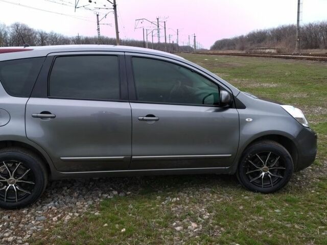 Серый Ниссан Ноут, объемом двигателя 1.4 л и пробегом 146 тыс. км за 6200 $, фото 1 на Automoto.ua